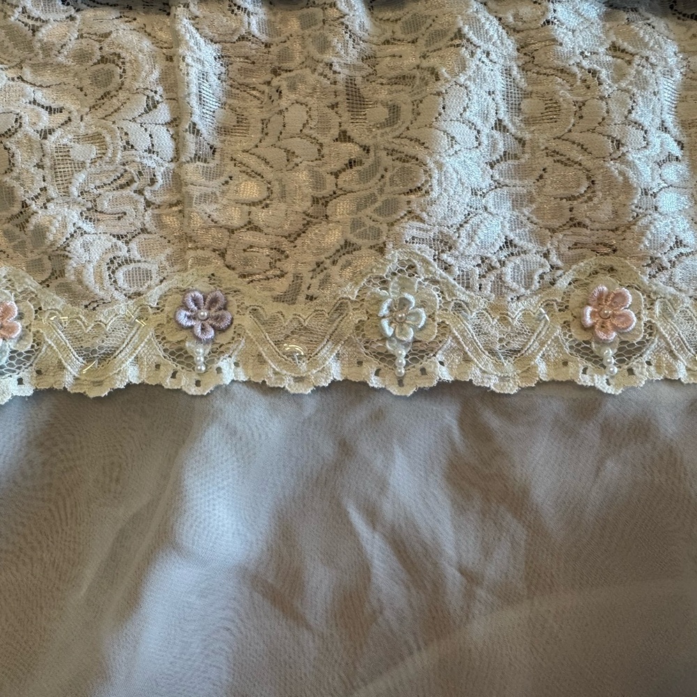 VTG Ivory Lace Bodice Chiffon Babydoll with Pastel Floral Trim Size L - Picture 3 of 7